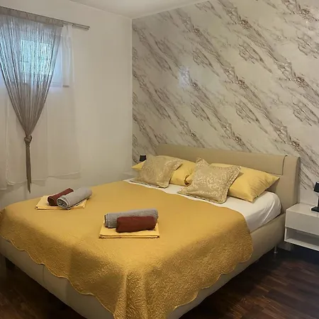 Apartment Dora