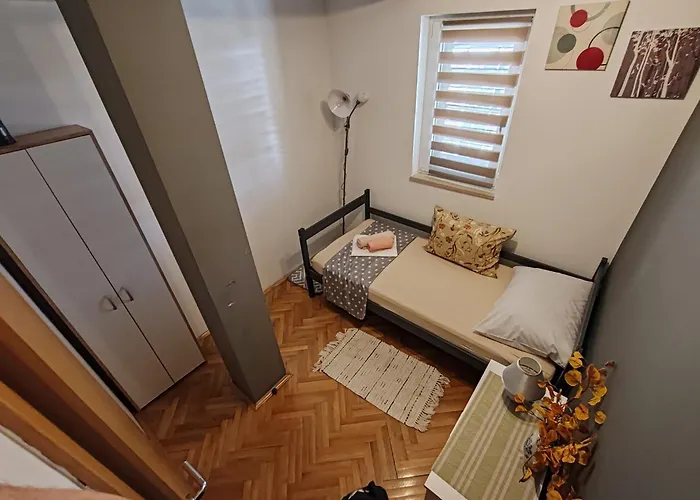 Dora Apartment *